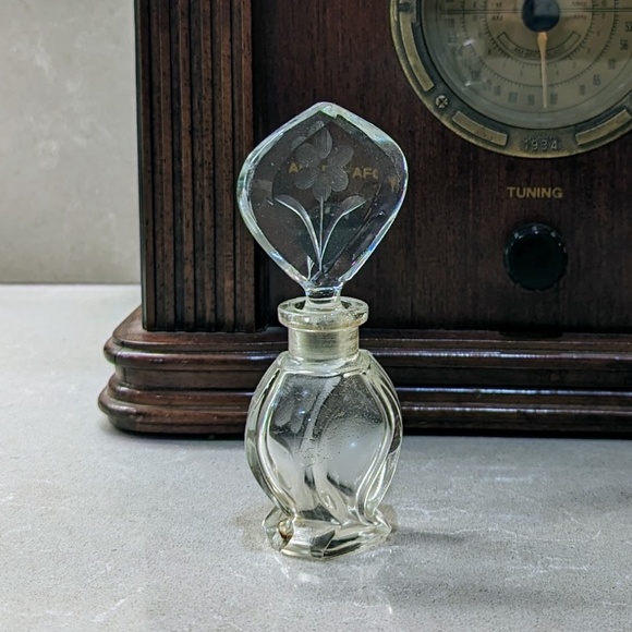 Vintage Cristallerie Oberursel Lead Crystal Etched Floral Perfume Glass Bottle - Picture 4 of 11